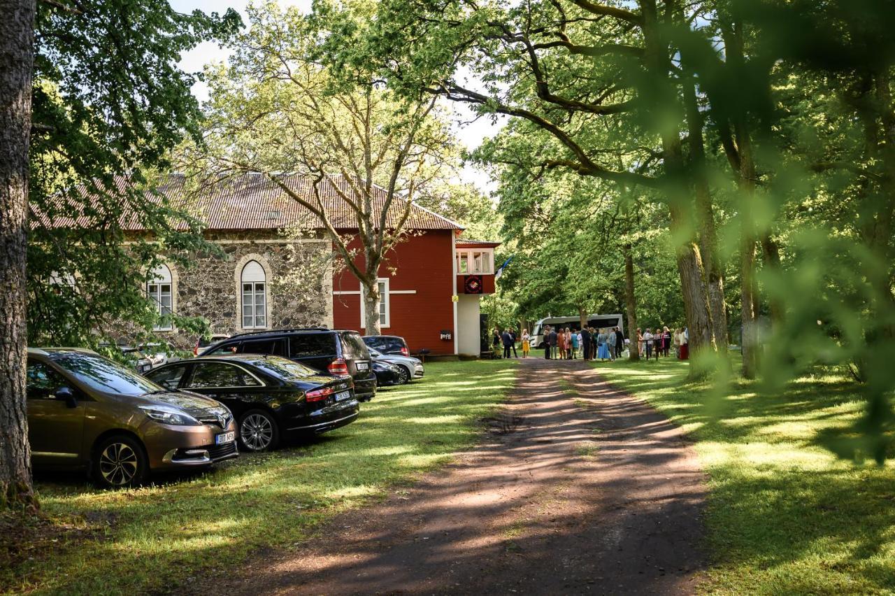 Uki Puhkekuela Hotel Pärnu Exterior foto